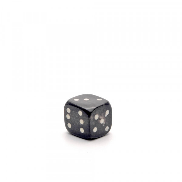Würfel - echter Hornwürfel - schwarz, 10 mm - auf weiß